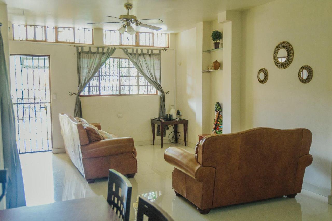 Hotel Casa Blanca León Buitenkant foto