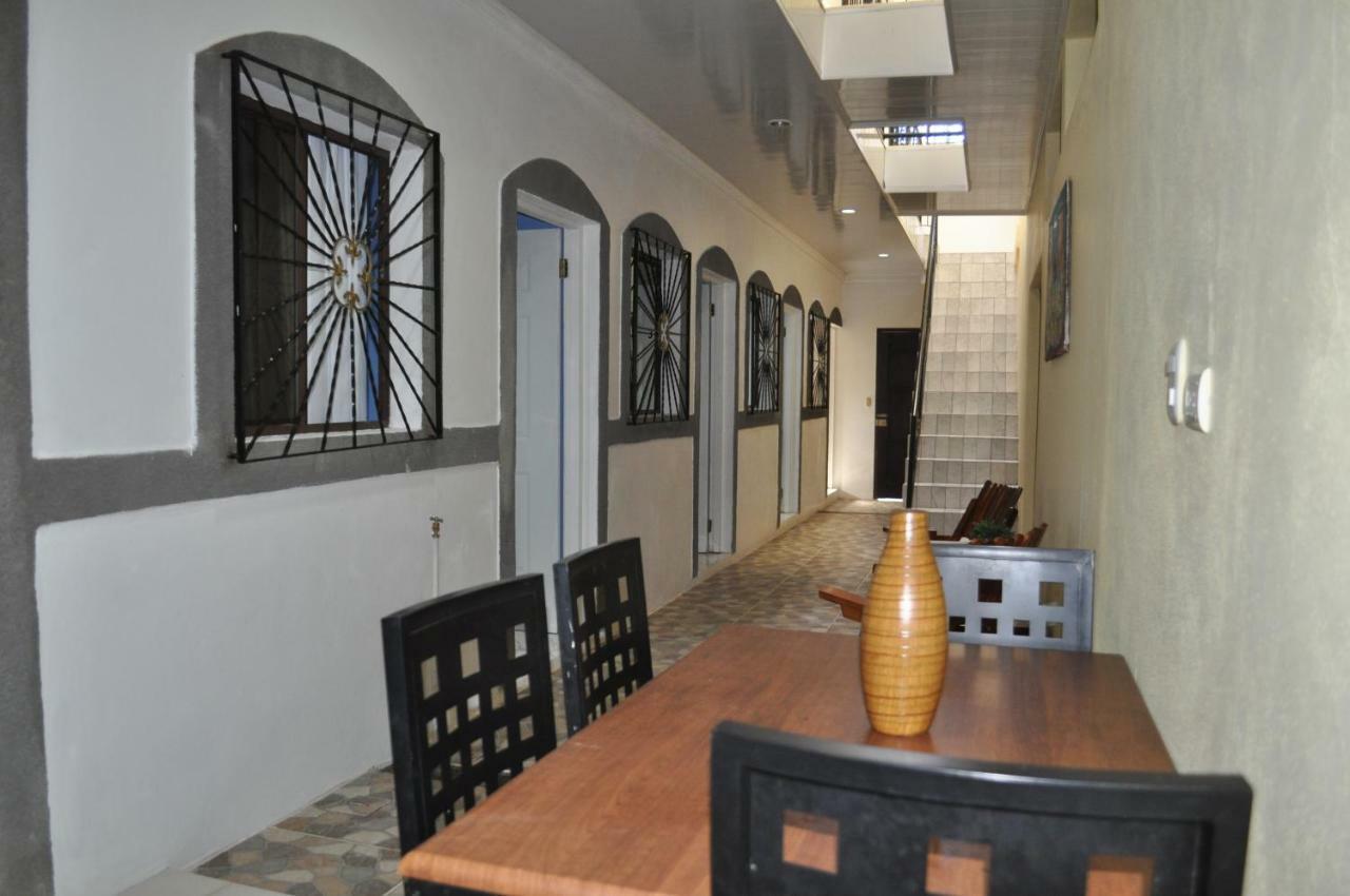 Hotel Casa Blanca León Buitenkant foto